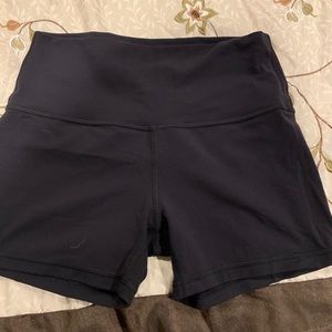 EUC Black Align Shortie 4”